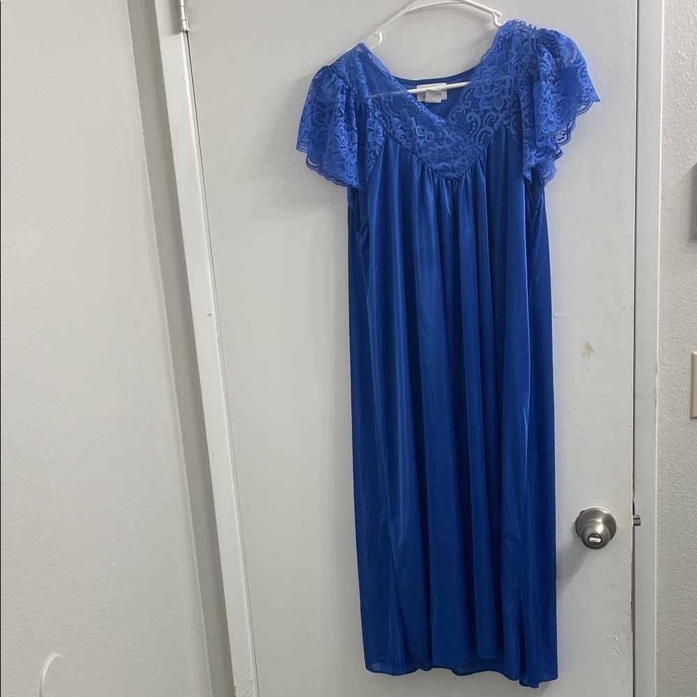 Elegant Blue Lace Chemise